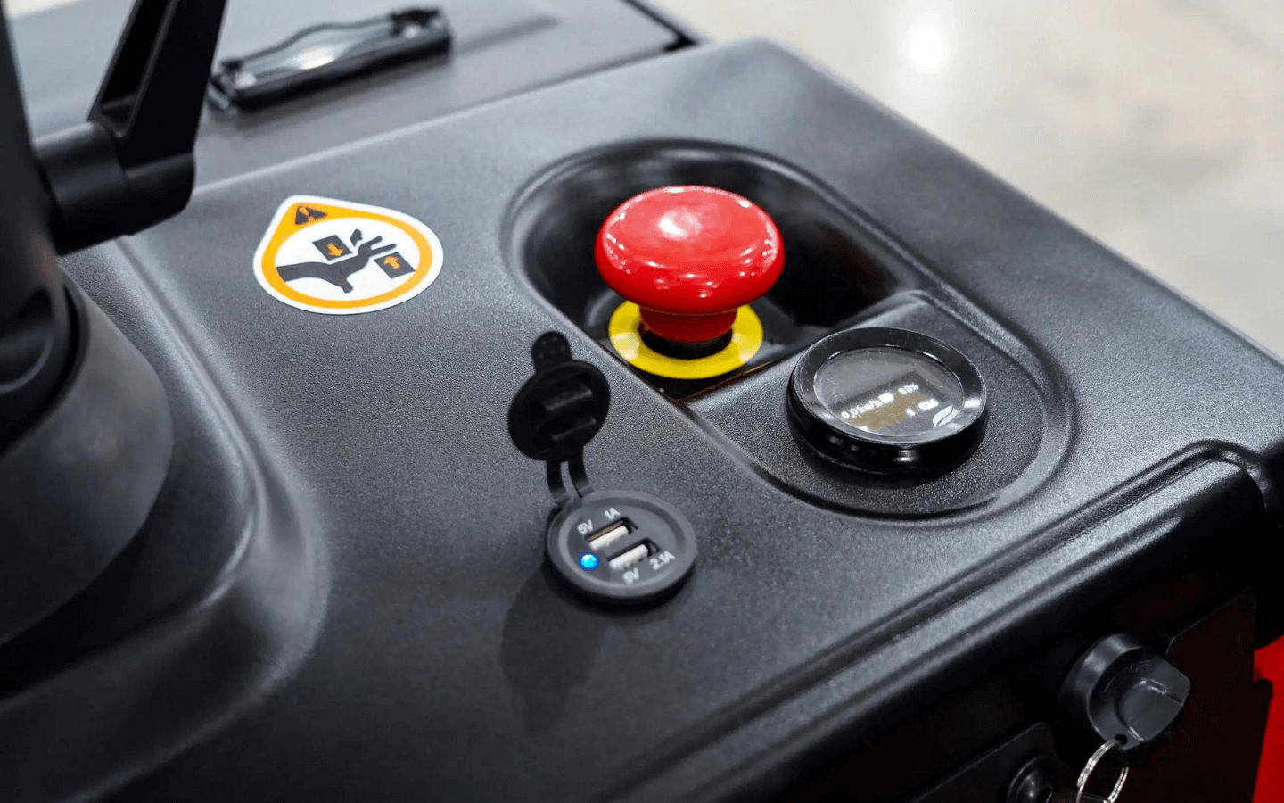 Transpaleta eléctrica de carga pesada con asiento_1440x900_10