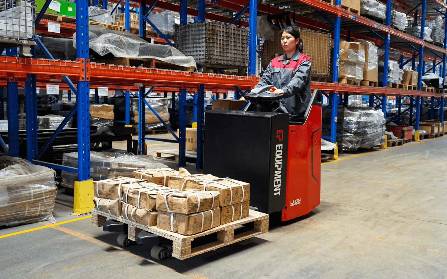 Transpaleta eléctrica de carga pesada con asiento_1440x900_14