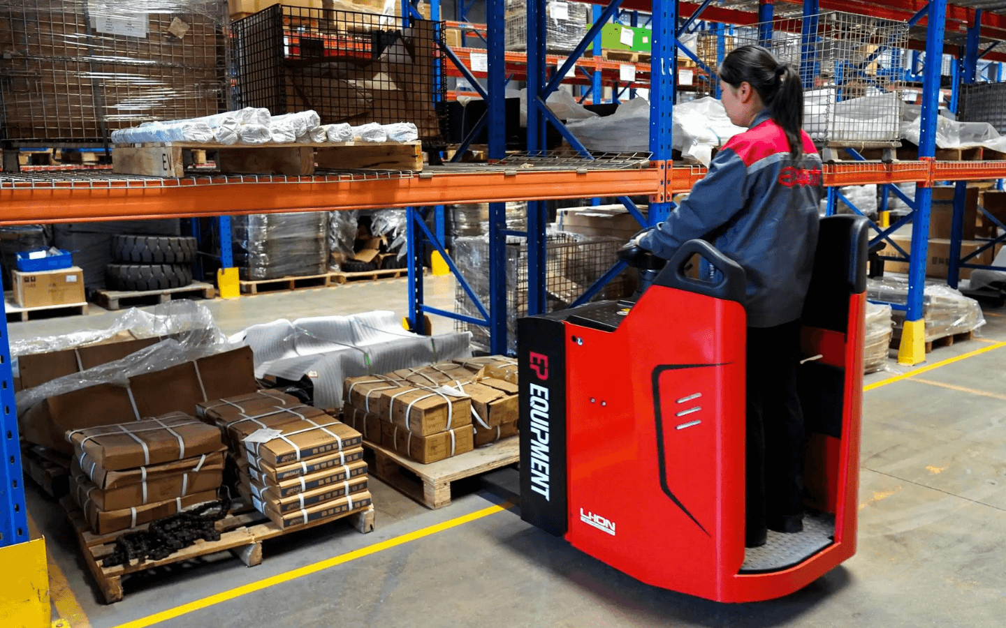 Transpaleta eléctrica de carga pesada con asiento_1440x900_2