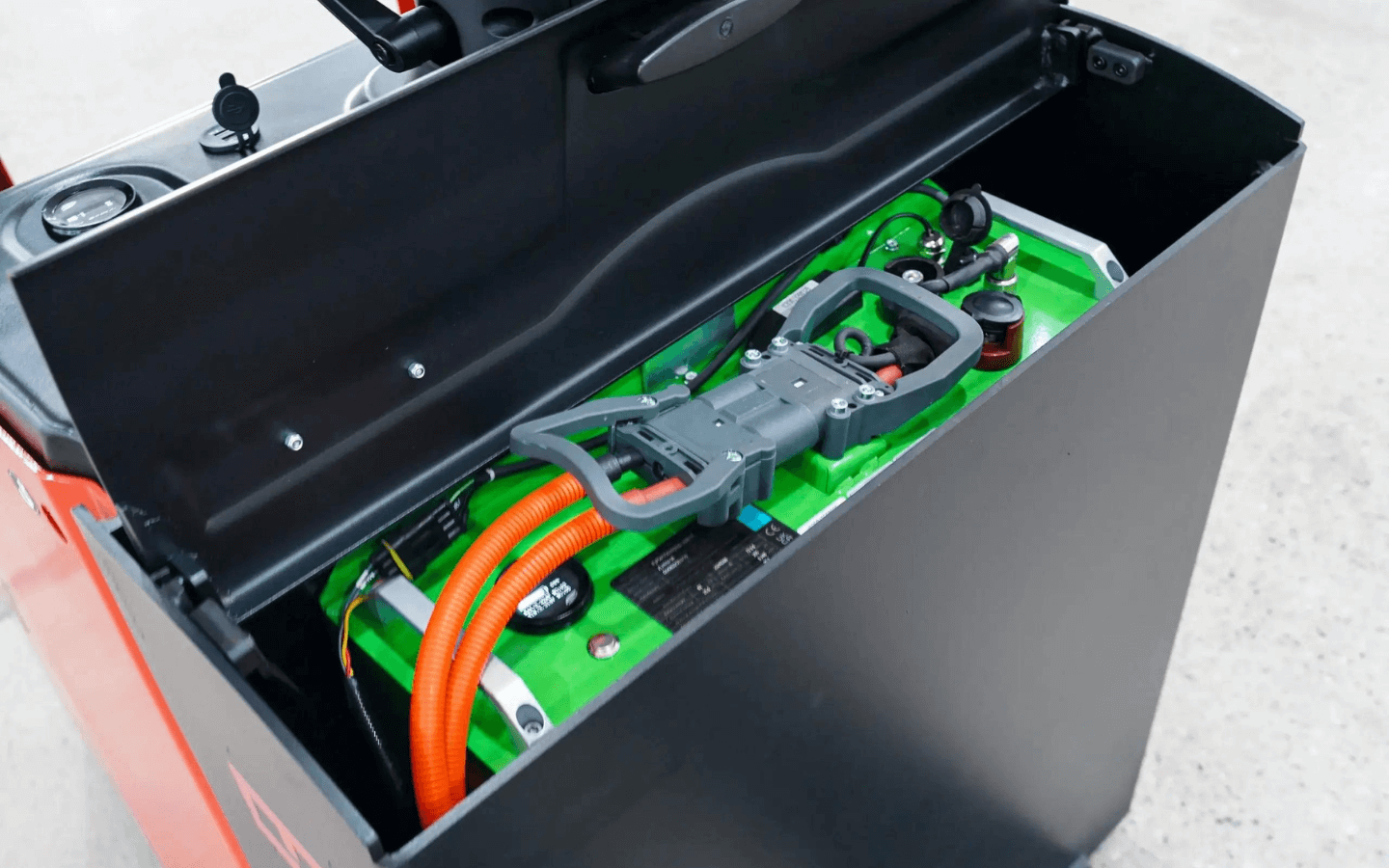 Transpaleta eléctrica de carga pesada con asiento_1440x900_4