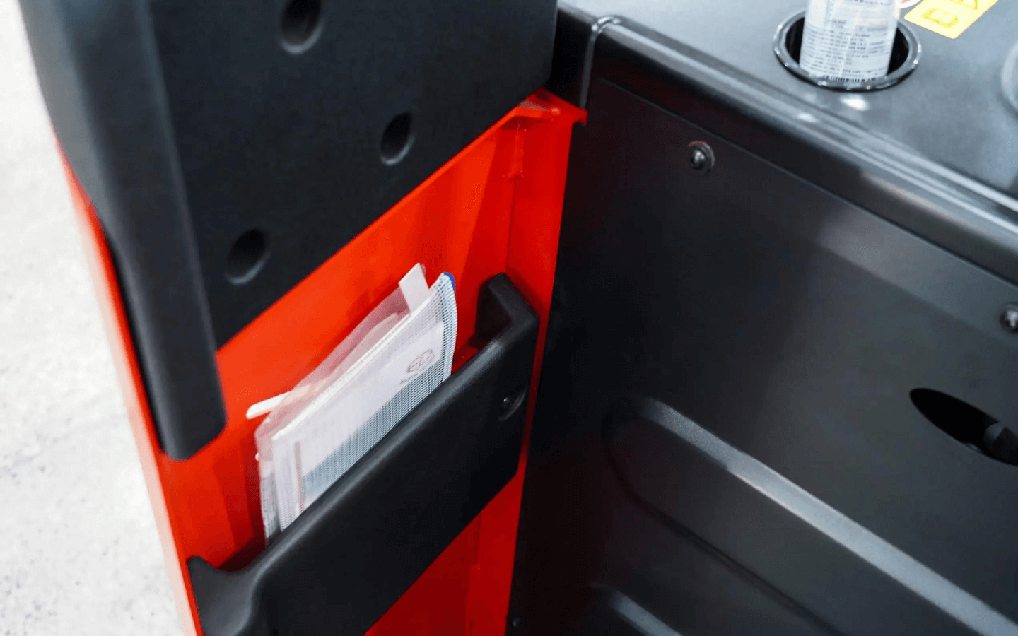 Transpaleta eléctrica de carga pesada con asiento_1440x900_8