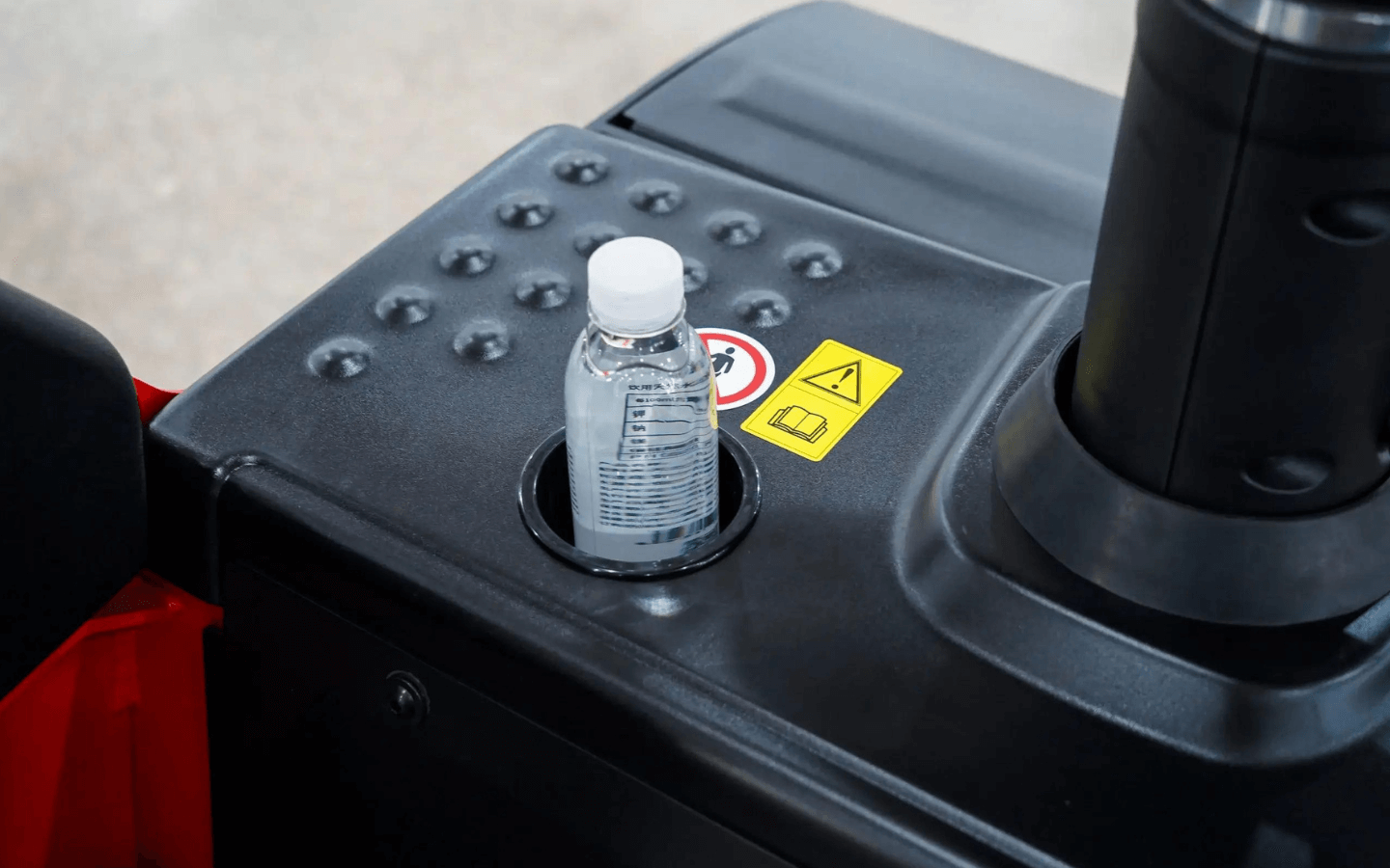 Transpaleta eléctrica de carga pesada con asiento_1440x900_9